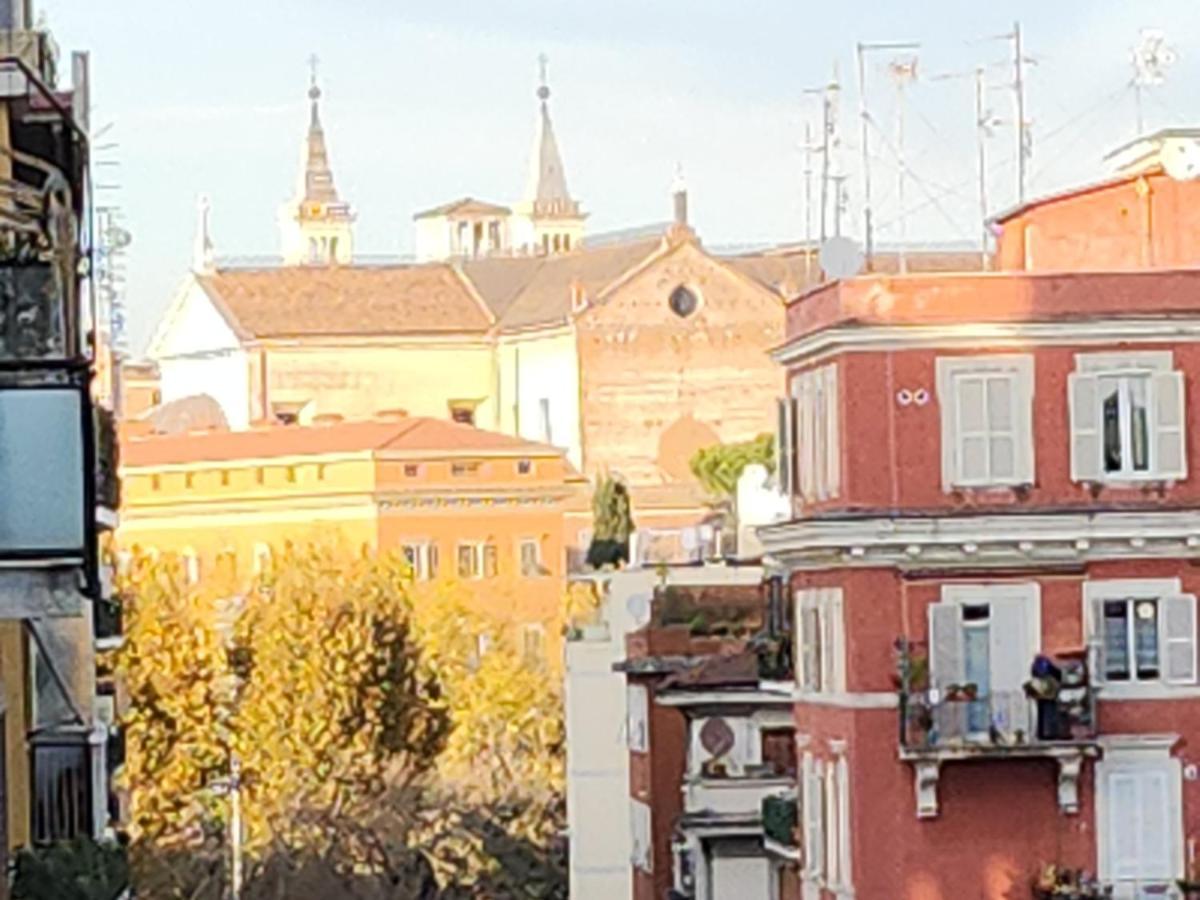 Casa Su Colosseo San Giovanni Рим Екстериор снимка