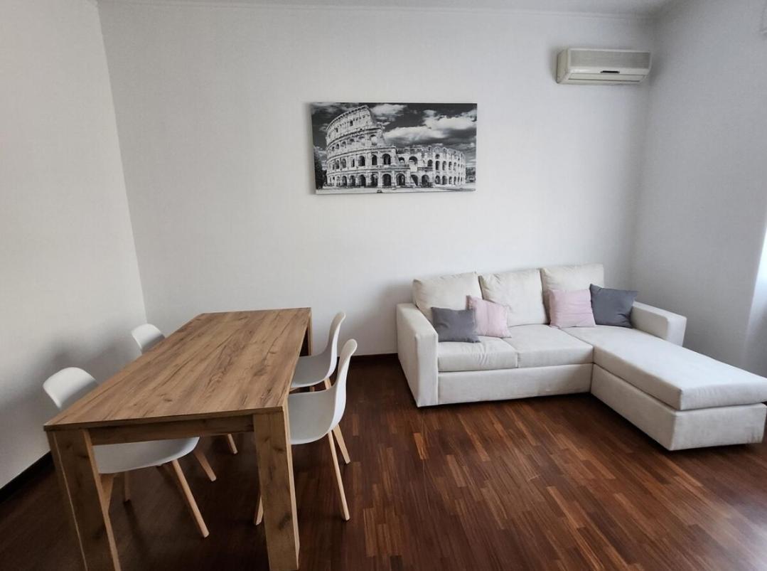 Casa Su Colosseo San Giovanni Рим Екстериор снимка